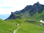 DU COL DE LA CROIX VERS L'EST : LE LAC DE LOVENEX