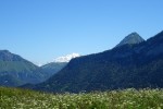 Zoom sur le Mt Blanc , à droite le Pécloz