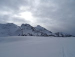 Le Plateau de Cenise, au fond de G à D : la Pointe de Balafrasse, la Pointe Blanche et le Jallouvre.